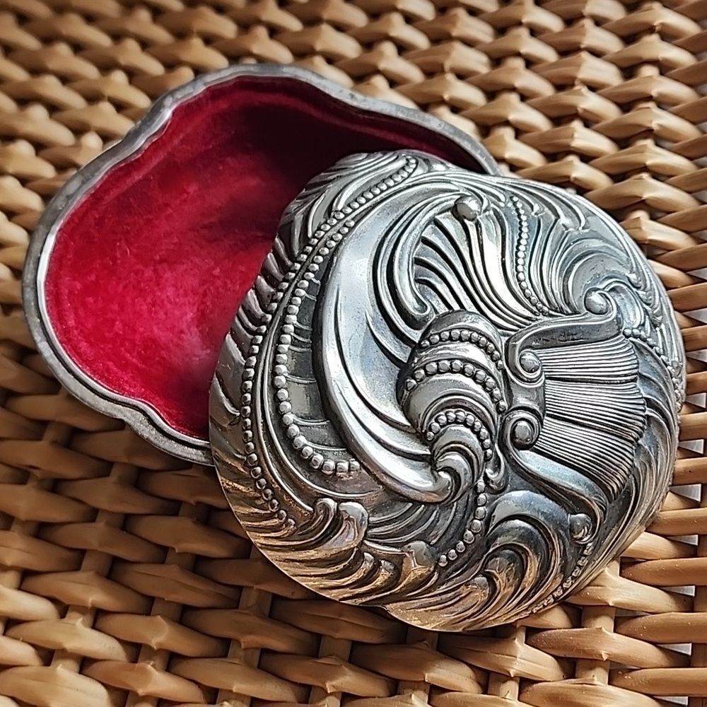 Made in Italy Wallace Silversmiths Silverplated Decorative Clam Shell Trinket